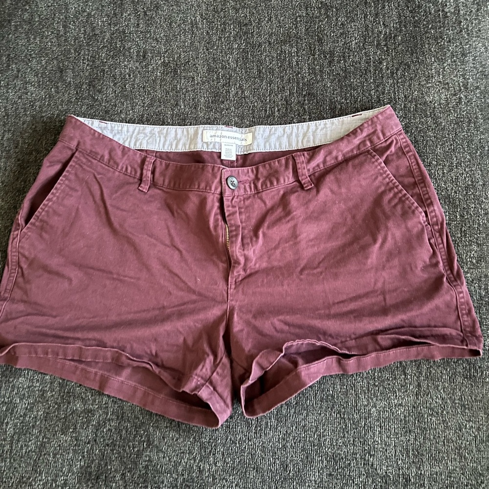 Amazon Essentials Shorts with Pockets